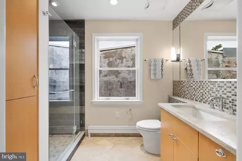 Bath - 606 A St NE, Washington, DC 20002 photo 2 of 6