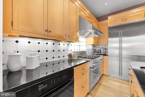 Kitchen - 606 A St NE, Washington, DC 20002 photo 5 of 11
