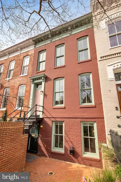 Exterior - 606 A St NE, Washington, DC 20002 photo 6 of 13