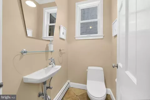 Bath - 606 A St NE, Washington, DC 20002 photo 1 of 6