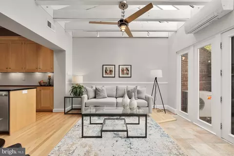 Living - 606 A St NE, Washington, DC 20002 photo 6 of 11