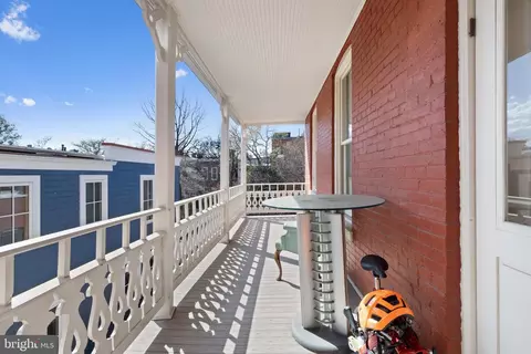 Exterior - 317 6th St SE, Washington, DC 20003 photo 5 of 7