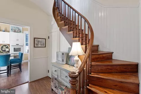 Entry Way - 317 6th St SE, Washington, DC 20003 photo 4 of 6