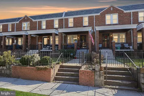 423 19th St NE, Washington, DC 20002