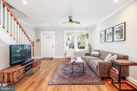 Living - 540 24th St NE, Washington, DC 20002 photo 2 of 4