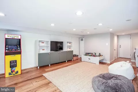 Living - 540 24th St NE, Washington, DC 20002 photo 3 of 4