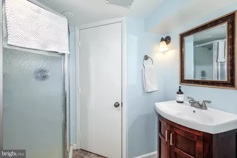 Bath - 540 24th St NE, Washington, DC 20002 photo 4 of 4