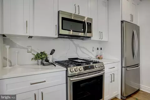 Kitchen - 317 3rd SE #22, Washington, DC 20003 photo 5 of 7