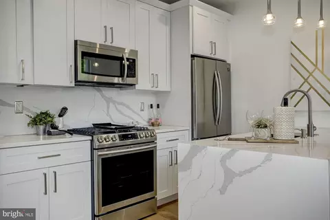 Kitchen - 317 3rd SE #22, Washington, DC 20003 photo 3 of 7