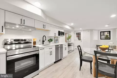 915 10th St NE, Washington, DC 20002 photo 38