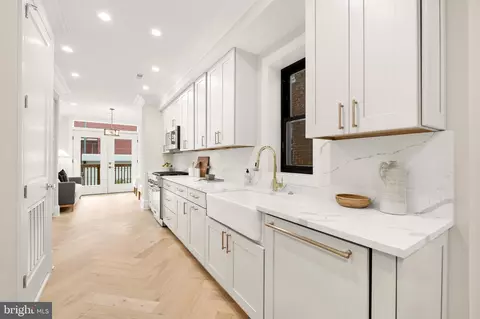 915 10th St NE, Washington, DC 20002 photo 11