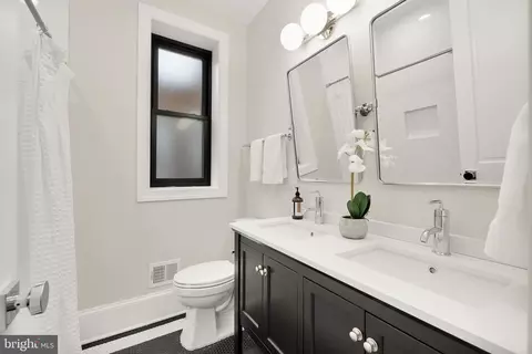 915 10th St NE, Washington, DC 20002 photo 35