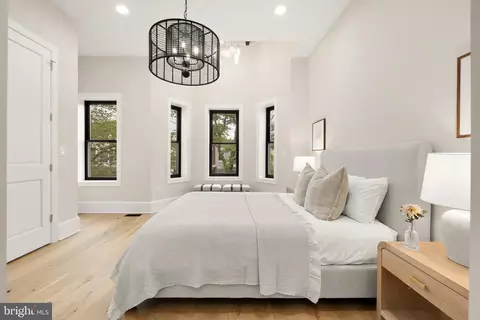 915 10th St NE, Washington, DC 20002 photo 25