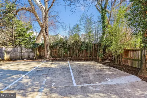 Exterior - 4427 Macarthur Blvd NW, Washington, DC 20007 photo 4 of 7