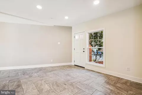Entry Way - 4427 Macarthur Blvd NW, Washington, DC 20007 photo 5 of 8