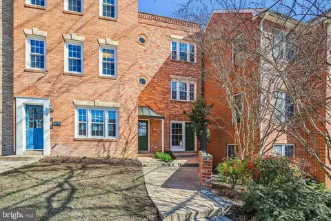 Exterior - 4427 Macarthur Blvd NW, Washington, DC 20007 photo 2 of 7