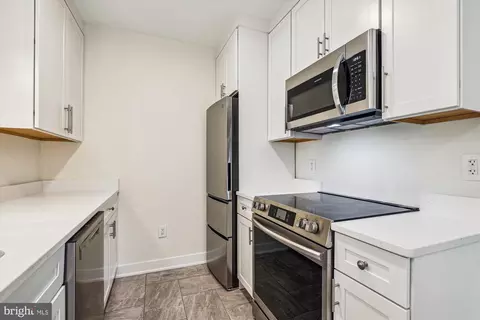 Kitchen - 4427 Macarthur Blvd NW, Washington, DC 20007 photo 2 of 6