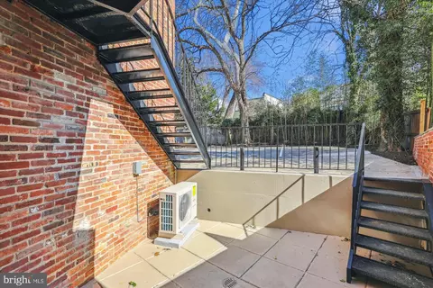 Exterior - 4427 Macarthur Blvd NW, Washington, DC 20007 photo 5 of 7