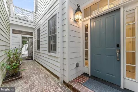 529 6th St SE, Washington, DC 20003