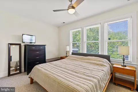 Bedroom - 550 23rd Pl NE, Washington, DC 20002 photo 2 of 2