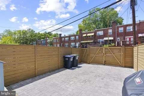 Exterior - 550 23rd Pl NE, Washington, DC 20002 photo 3 of 4