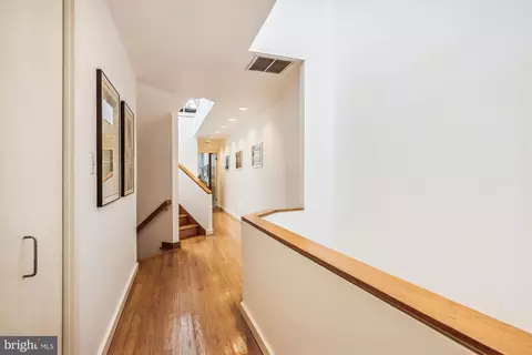 Entry Way - 125 12th St NE, Washington, DC 20002 photo 4 of 6