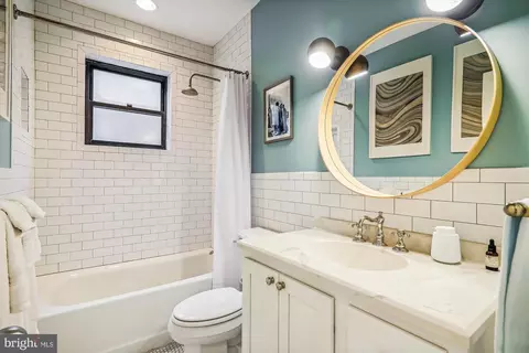 Bath - 125 12th St NE, Washington, DC 20002 photo 3 of 7