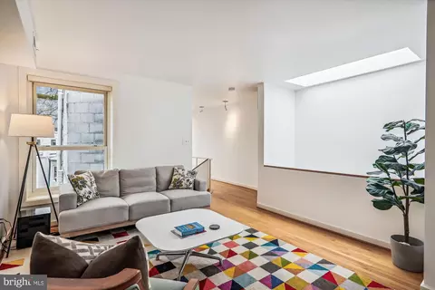 Living - 125 12th St NE, Washington, DC 20002 photo 6 of 9