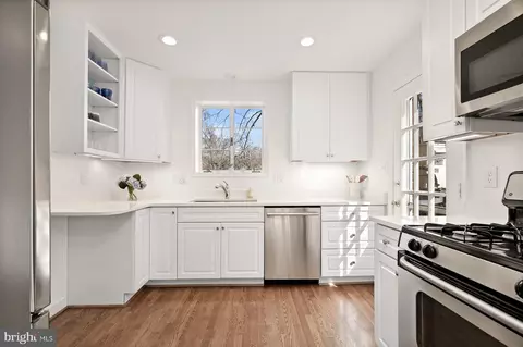 4751 Berkeley Ter NW, Washington, DC 20007 photo 6