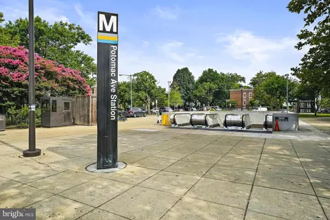 Exterior - 523 14th St SE, Washington, DC 20003 photo 24 of 31