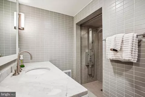 Bath - 523 14th St SE, Washington, DC 20003 photo 6 of 7