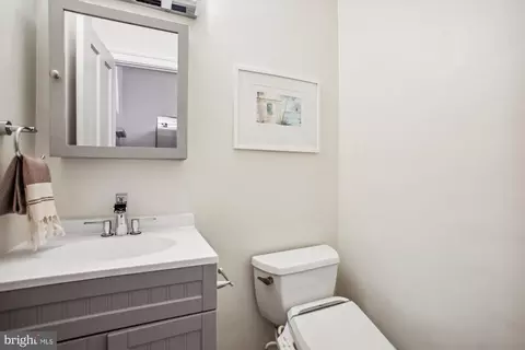 Bath - 523 14th St SE, Washington, DC 20003 photo 1 of 7