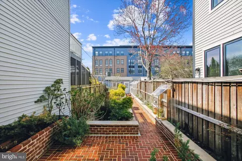 Exterior - 523 14th St SE, Washington, DC 20003 photo 8 of 31