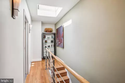 Entry Way - 523 14th St SE, Washington, DC 20003 photo 4 of 9