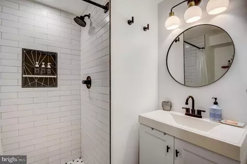 58 Q St NE, Washington, DC 20002 photo 32