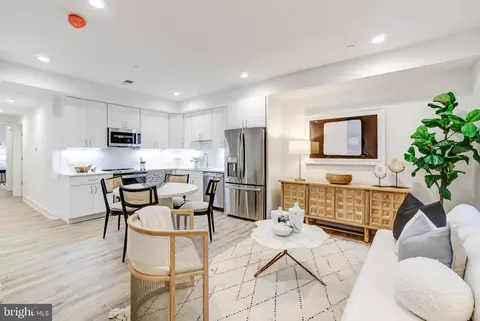 2217 40th Pl NW #T01, Washington, DC 20007