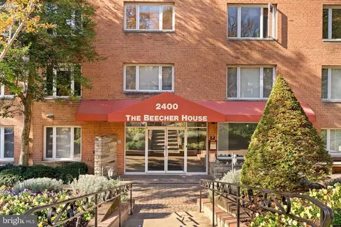 2400 41st St NW #401, Washington, DC 20007