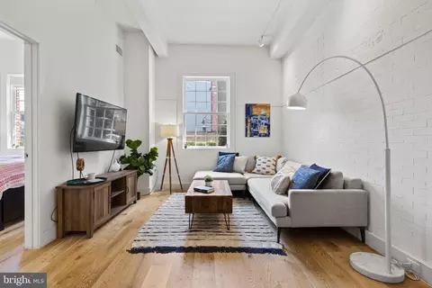 1324 E Street St SE #101, Washington, DC 20003