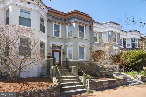 Exterior - 706 4th St NE, Washington, DC 20002 photo 3 of 4