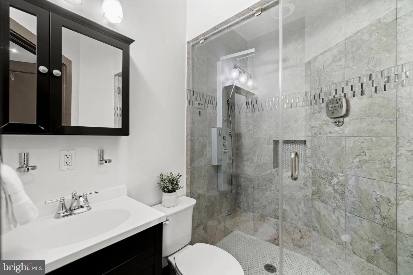 Bath - 706 4th St NE, Washington, DC 20002 photo 2 of 3
