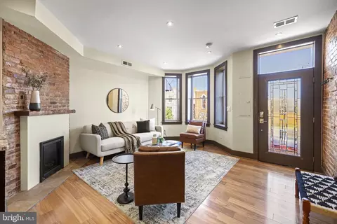 706 4th St NE, Washington, DC 20002
