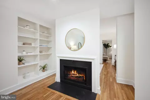 317 NE 10th NE #3, Washington, DC 20002 photo 6