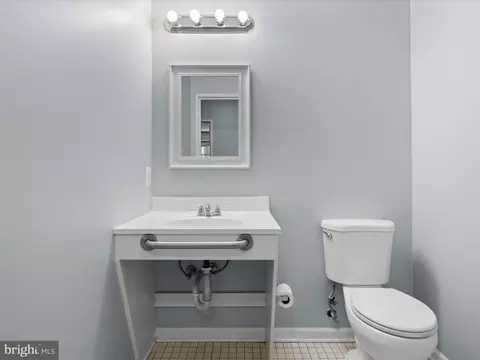 Bath - 401 56th St NE, Washington, DC 20019 photo 4 of 4