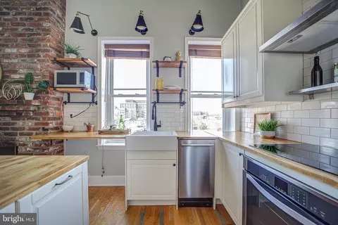 Kitchen - 676 4th St NE #404, Washington, DC 20002 photo 2 of 4