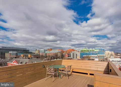 Exterior - 676 4th St NE #404, Washington, DC 20002 photo 2 of 3