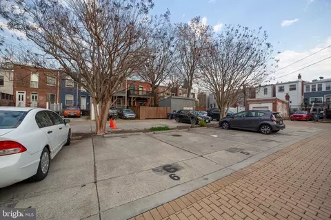 Exterior - 676 4th St NE #404, Washington, DC 20002 photo 3 of 3