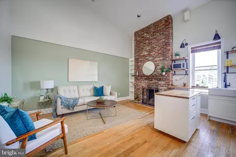 Living - 676 4th St NE #404, Washington, DC 20002 photo 1 of 3