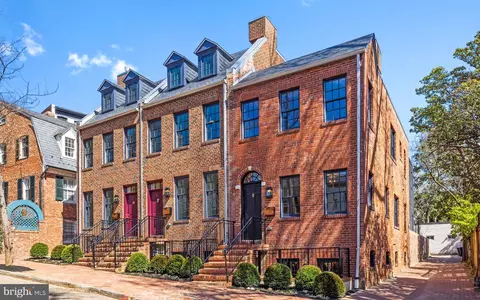 1665 Avon Pl NW, Washington, DC 20007