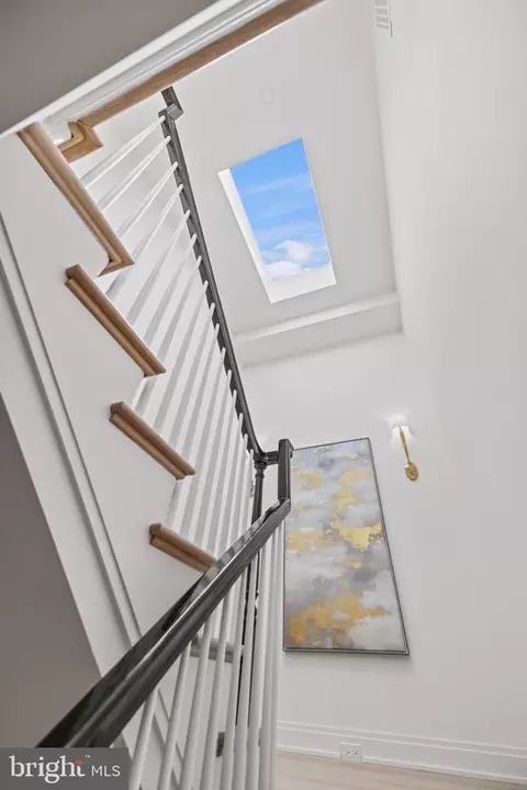 1667 Avon Pl NW, Washington, DC 20007 photo 38