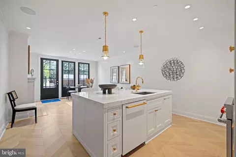 1667 Avon Pl NW, Washington, DC 20007 photo 12